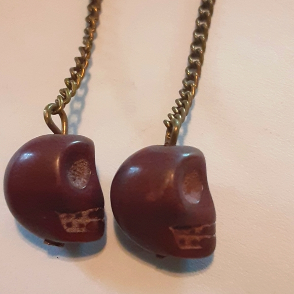 Nwt Brandy Melville color gold and red skull dangle earrings - Picture 2 of 3